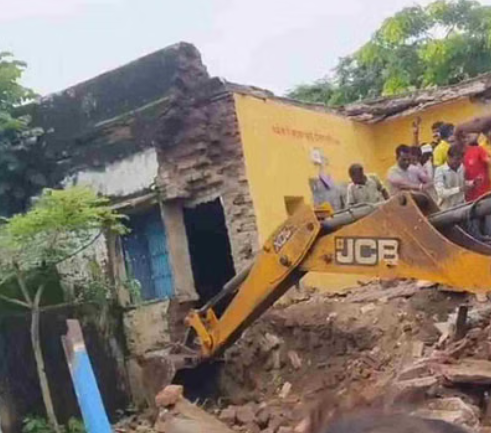 झालावाड़ में स्कूल की छत गिरी