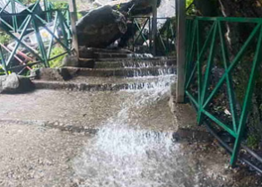 Yamunotri Yatra disrupted due to falling of boulder in Jankichatti