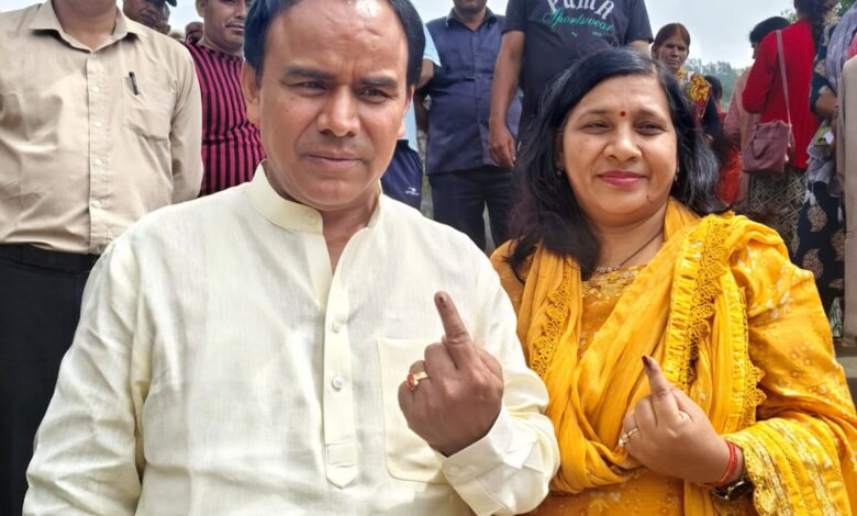 Dhan singh Rawat with wife