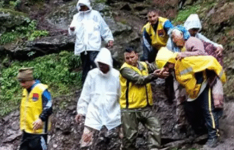 धराली:सेना और एनडीआरएफ का रेस्क्यू अभियान जारी