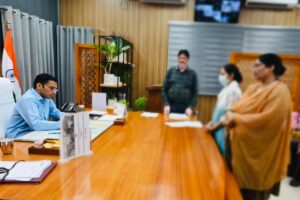 पत्नी पर बंदूक तानने वाले पति का लाइसेंस तुरंत निलंबित