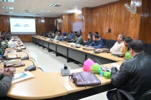 कार्यशाला में बताया गया कि संगणना का उद्देश्य जिले में उपलब्ध लघु, मध्यम एवं वृहद सिंचाई संरचनाओं, विभिन्न जल निकायों तथा प्राकृतिक जल स्रोतों (स्प्रिंग्स) का सटीक, अद्यतन एवं विश्वसनीय डाटा तैयार किया जाना है।