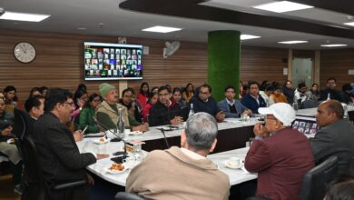 नव वर्ष की पूर्व संध्या पर पावर ट्राँसमिशन कारपोरेशन ऑफ लि0 के प्रबन्ध निदेशक श्री पी0सी0 ध्यानी द्वारा पिटकुल के समस्त कार्मिकों को नव वर्ष की शुभकामानाएं प्रेषित की गयी तथा पिटकुल की उपलब्धियों को कार्मिकों के साथ साझा किया।