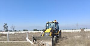 मसूरी–देहरादून विकास प्राधिकरण की सख्ती, 125 बीघा भूमि पर की जा रही अवैध प्लॉटिंग पर चला एमडीडीए का बुलडोजर