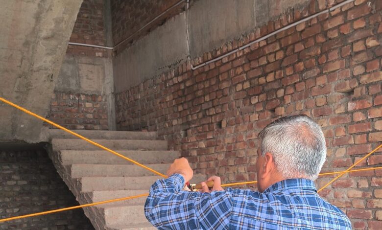 अवैध निर्माणों पर एमडीडीए की सख्ती, डोईवाला और ऋषिकेश में कई भवन सील